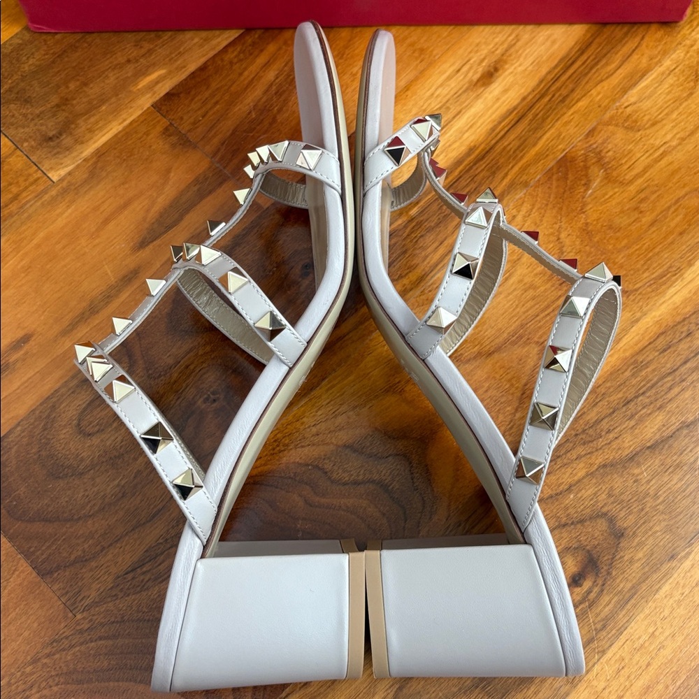 Valentino Garavani Rockstud Cage sandals, NEW - Picture 5 of 15